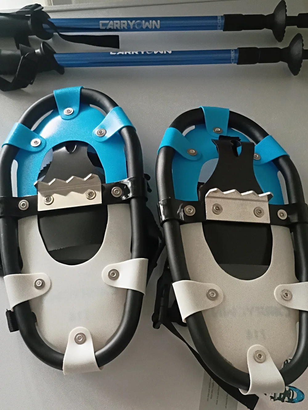 Children Snowshoes Plus Adjustable Trekking Poles And Duffle Bag